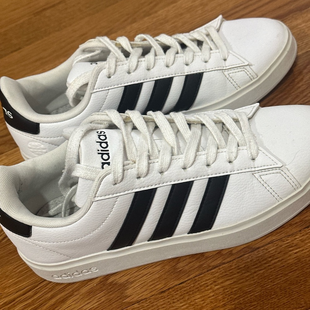 Adidas White Sneakers with Black Stripes - Picture 4 of 5